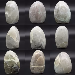 Polished garnierite stone