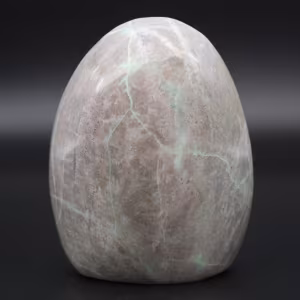 Polished garnierite