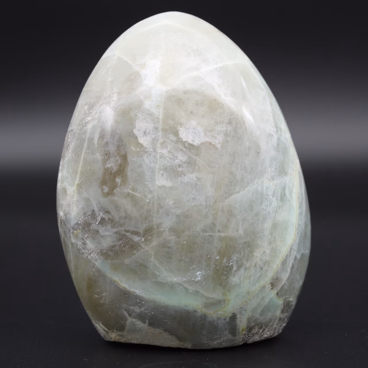 Garnierite stone