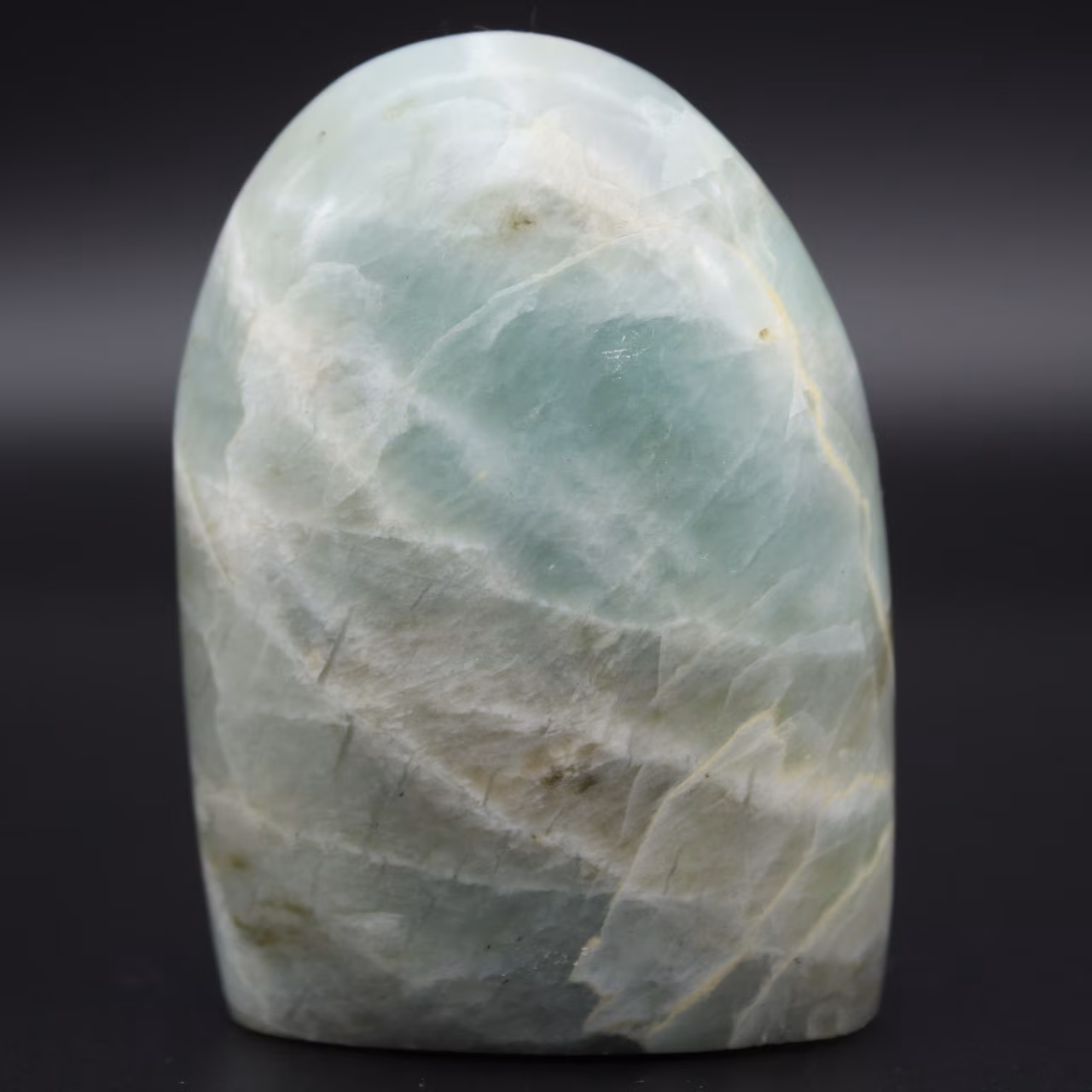 Polished garnierite