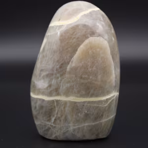 Block to lay in garnierite