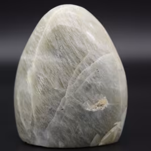 Garnierite stone