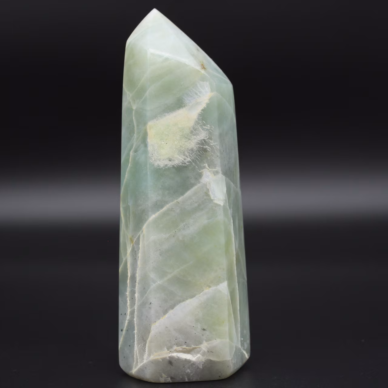 Garnierite prism