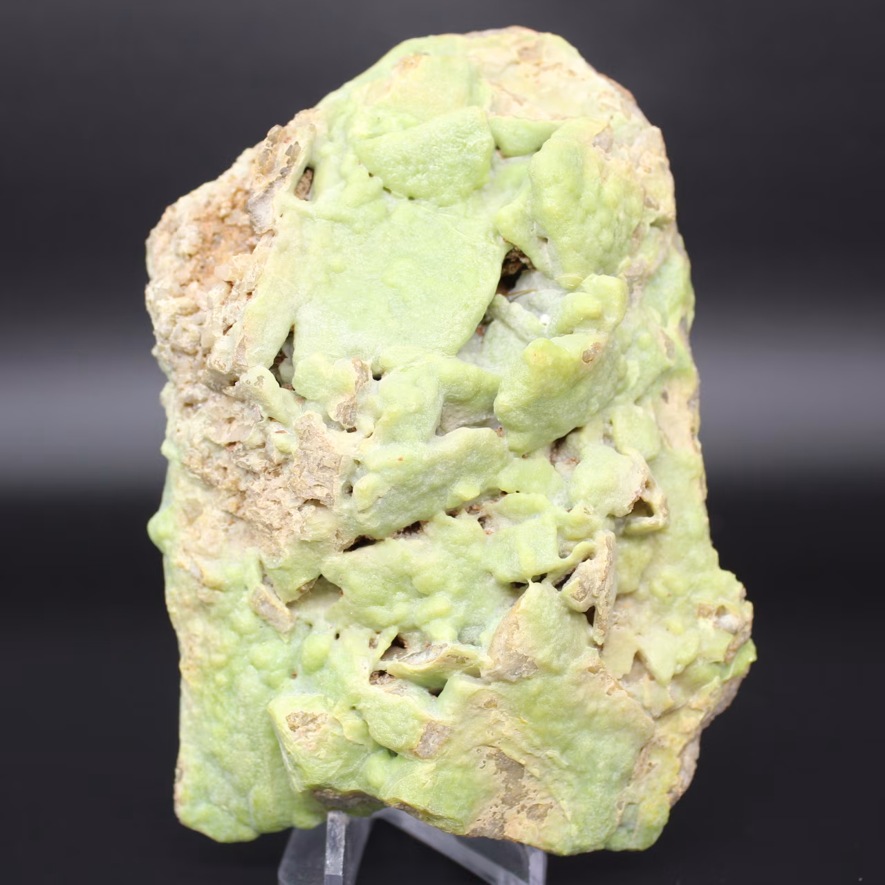 Green pyromorphite in plate