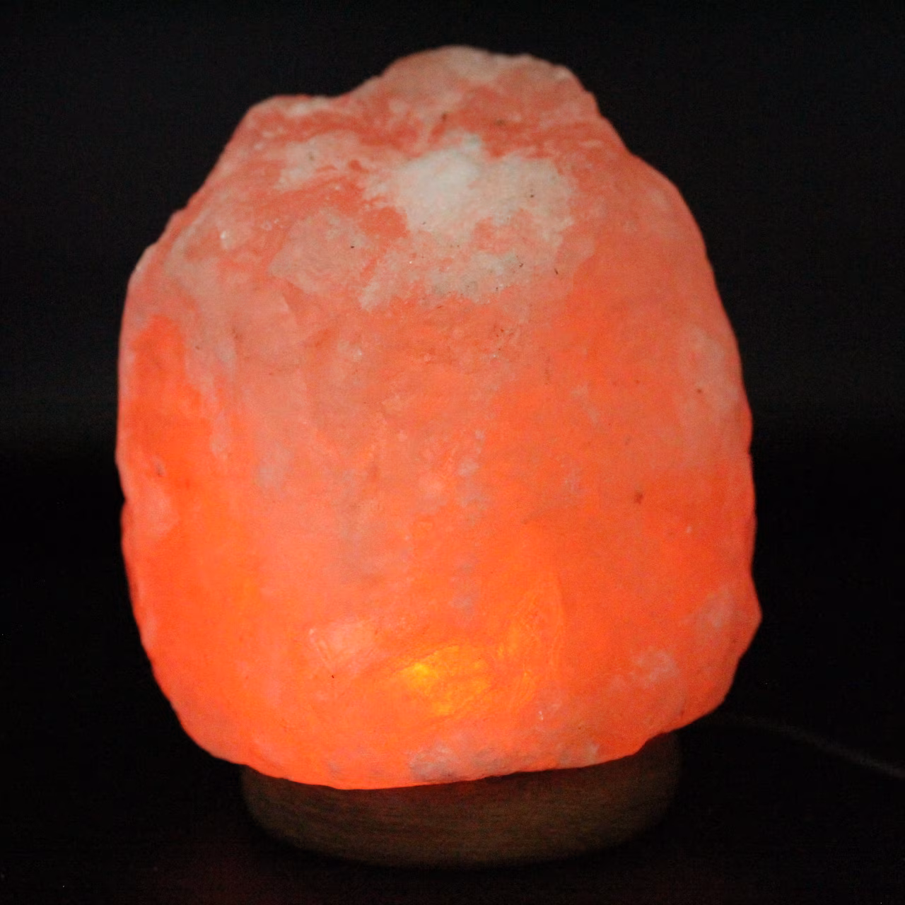 Pakistan pink salt lamp