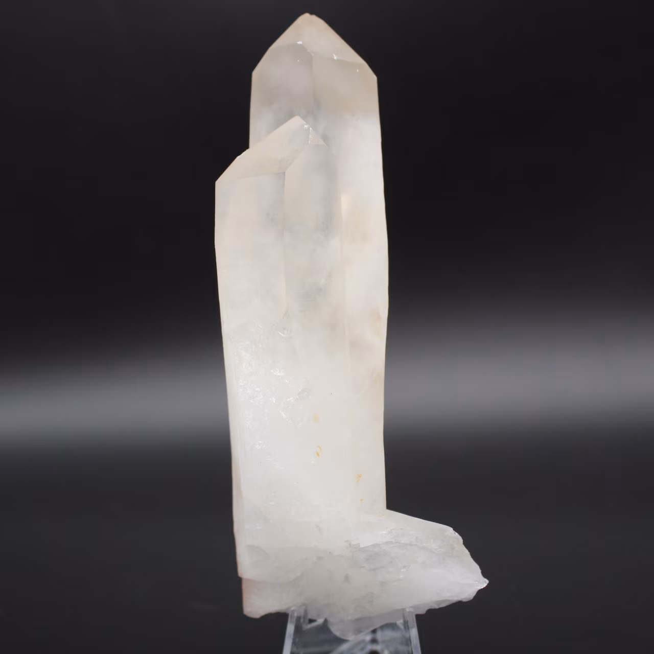 Natural quartz crystal