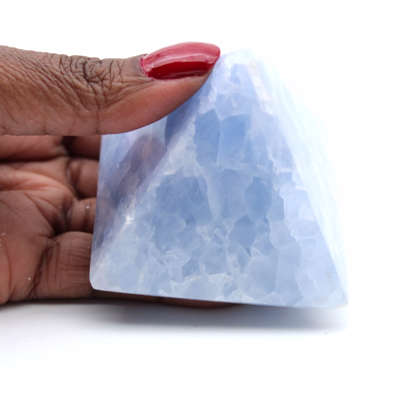 Blaue calcitpyramide