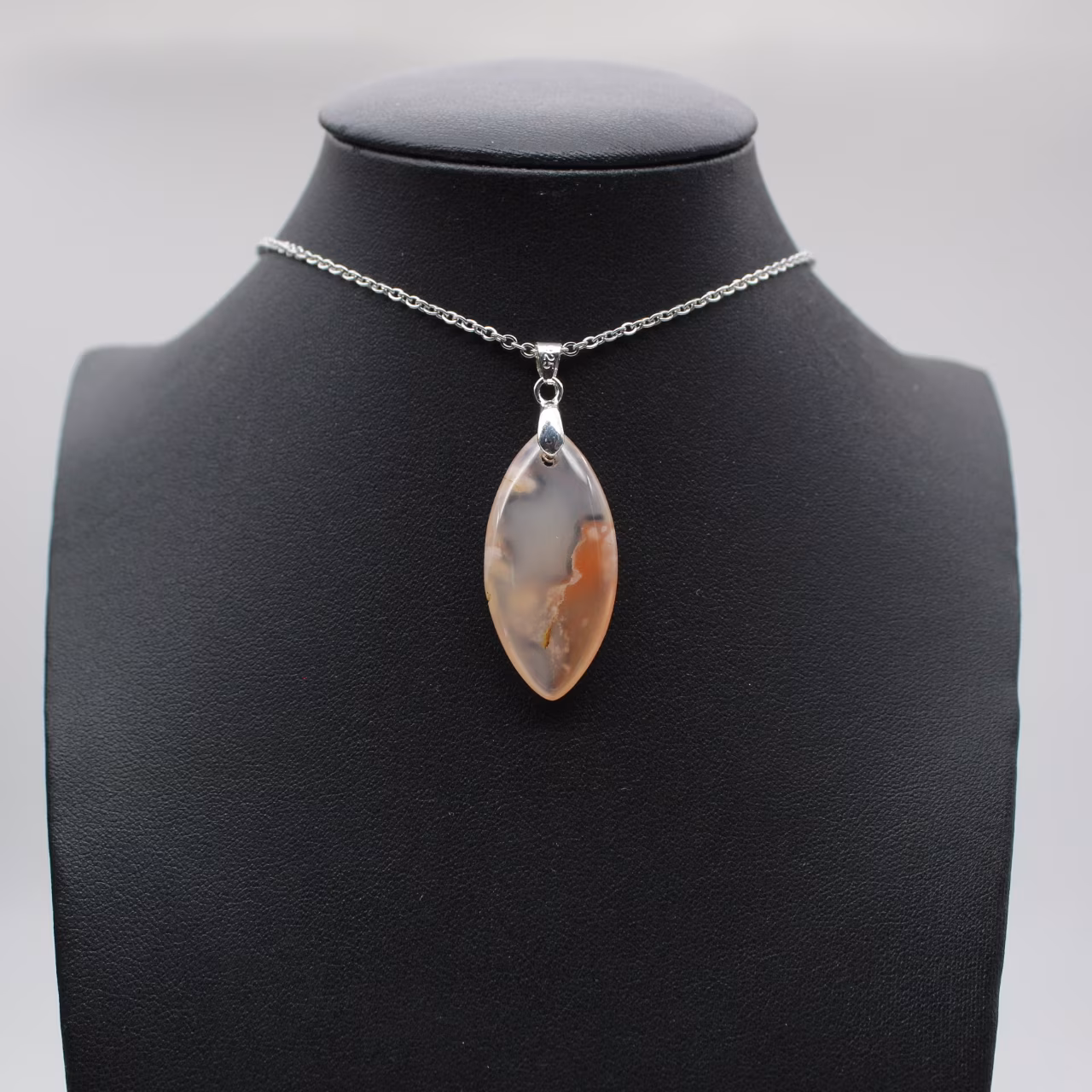 Flower Agate Leaf Pendant