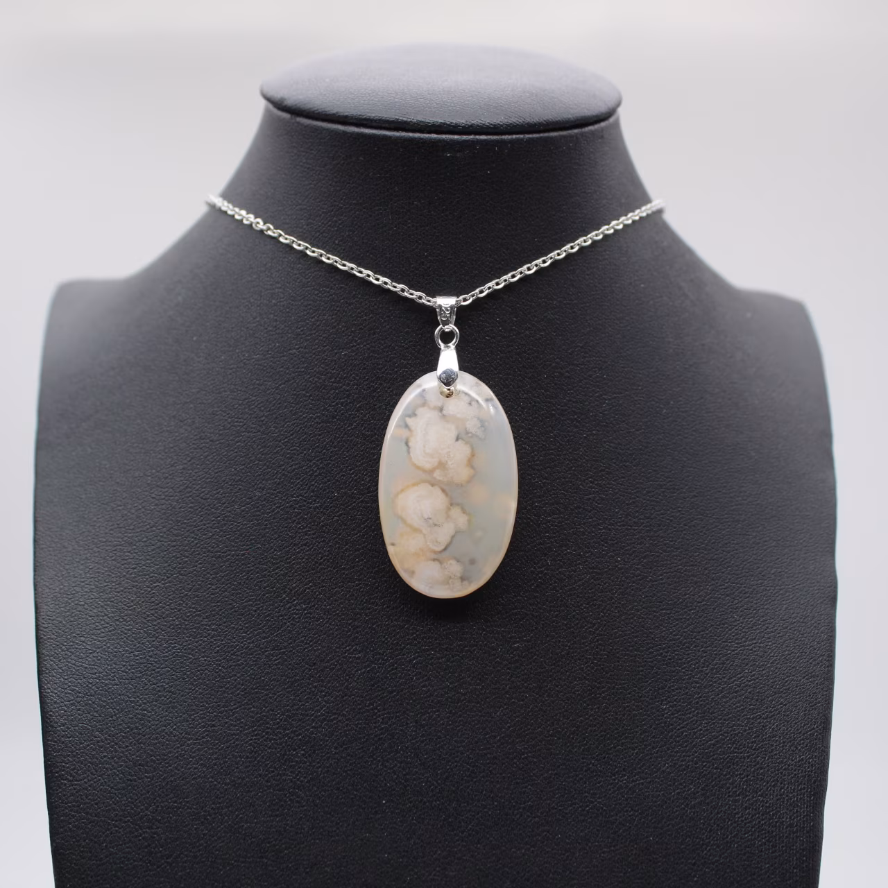 Oval Flower Agate Pendant