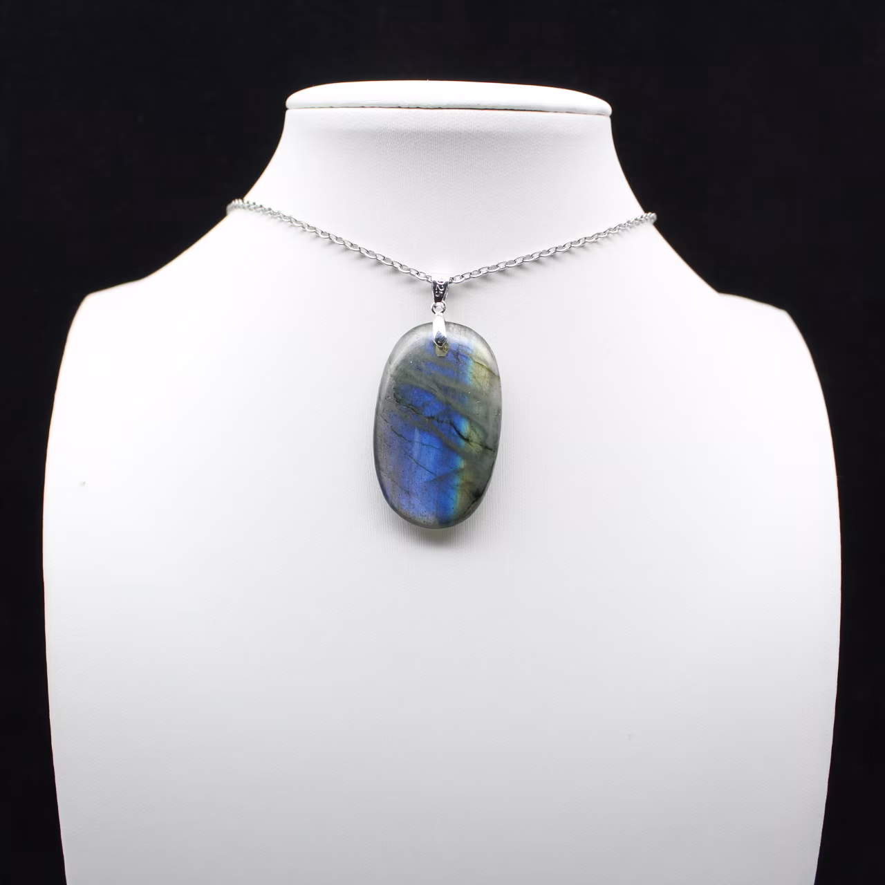 Labradorite Oval Pendant