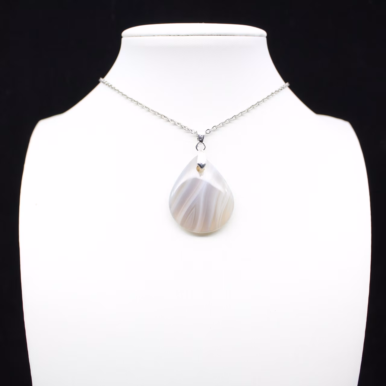 Banded agate pendant
