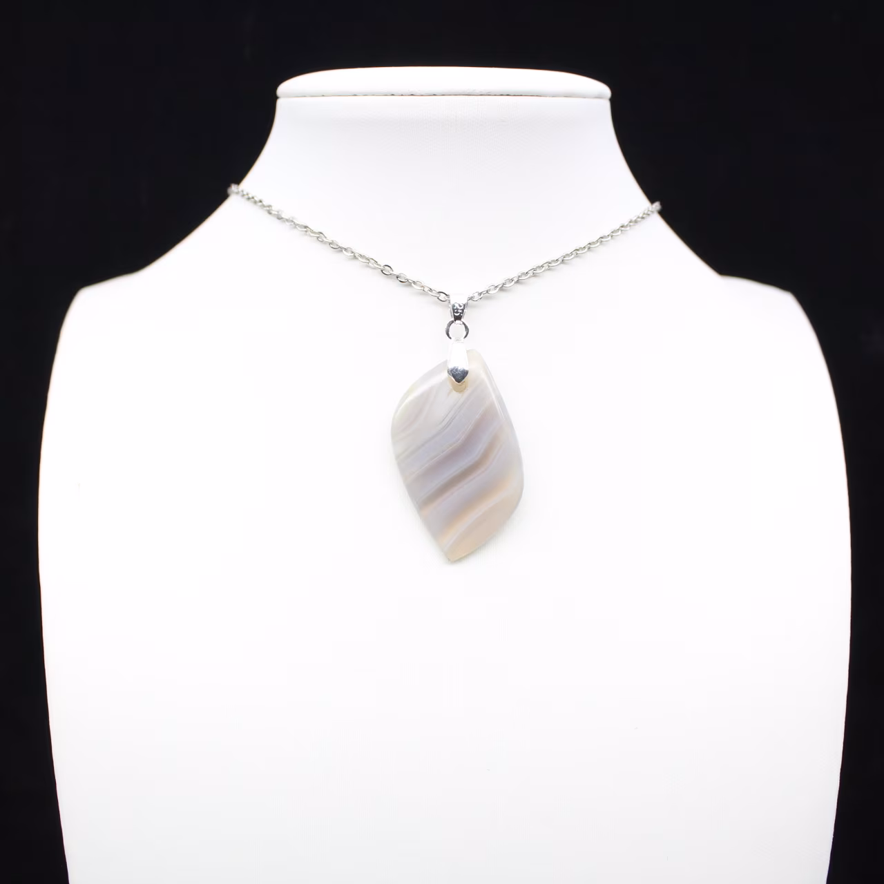 Banded agate pendant