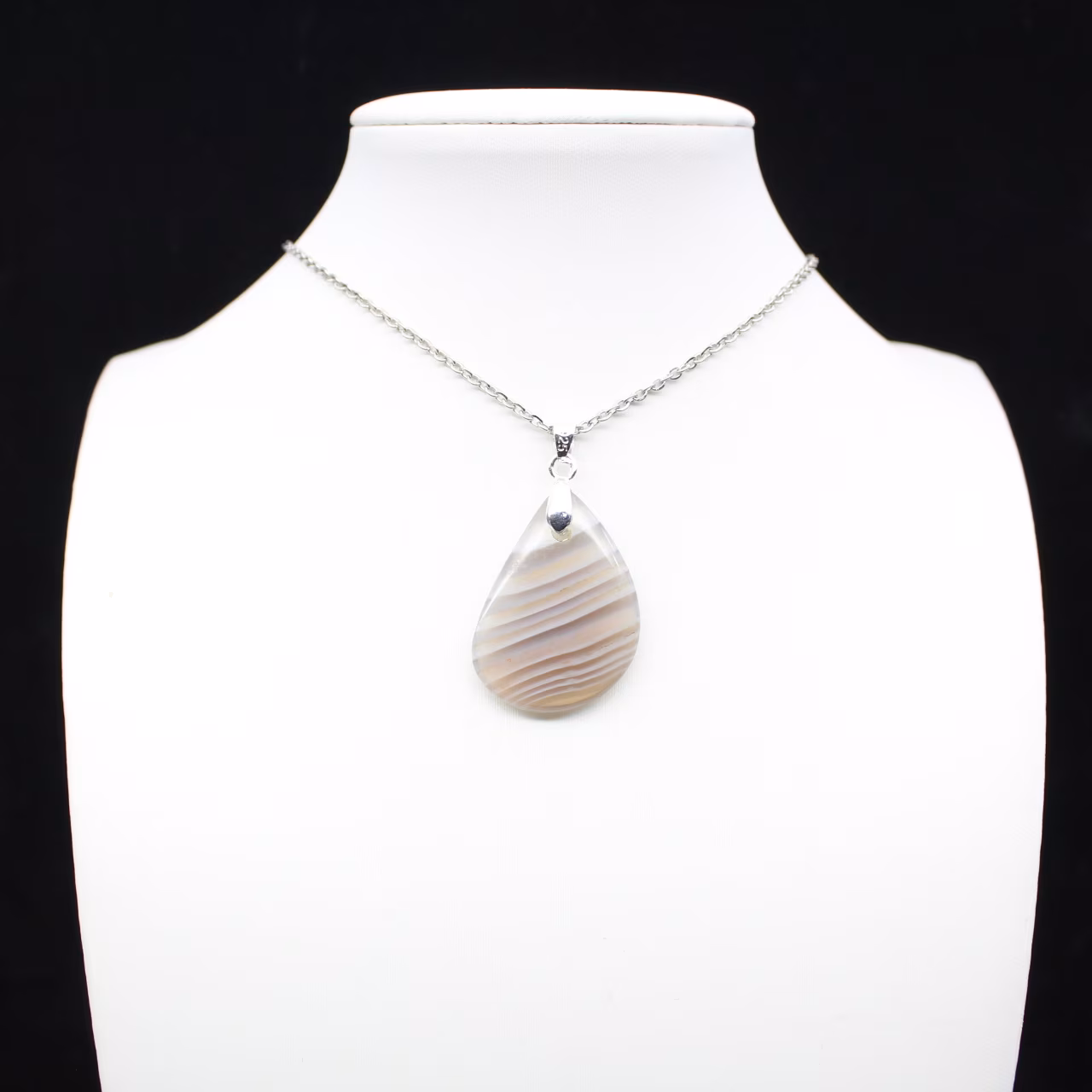 Banded agate pendant