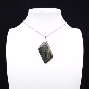 Diamond-shaped Kambamba Jasper pendant