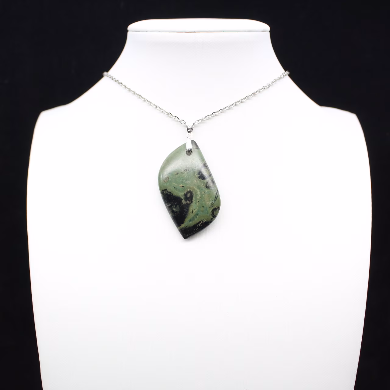 Kambamba Jasper Flame Pendant