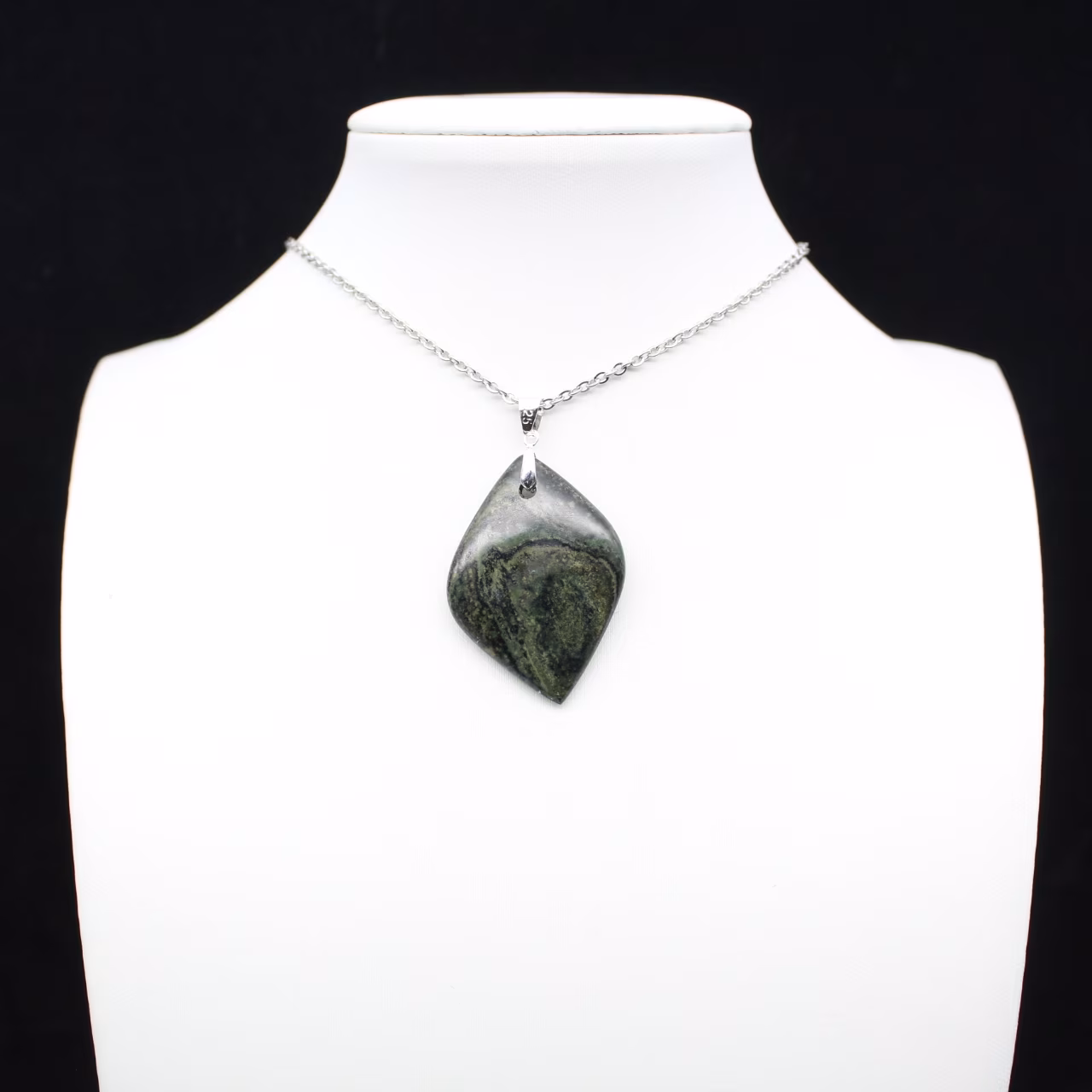 Kambamba Jasper Leaf Pendant