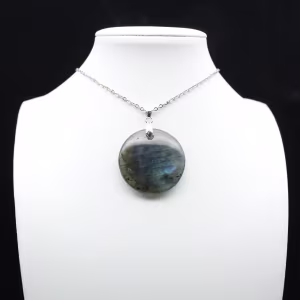 Round labradorite pendant