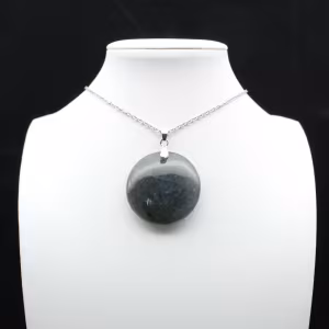 Round labradorite pendant