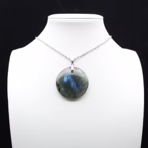 Round labradorite pendant