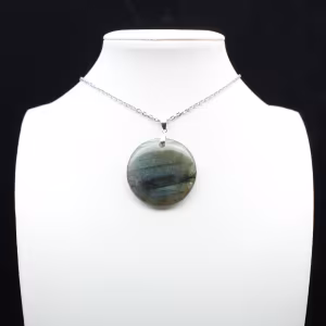Round labradorite pendant