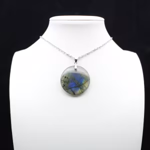 Round labradorite pendant