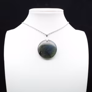 Round labradorite pendant