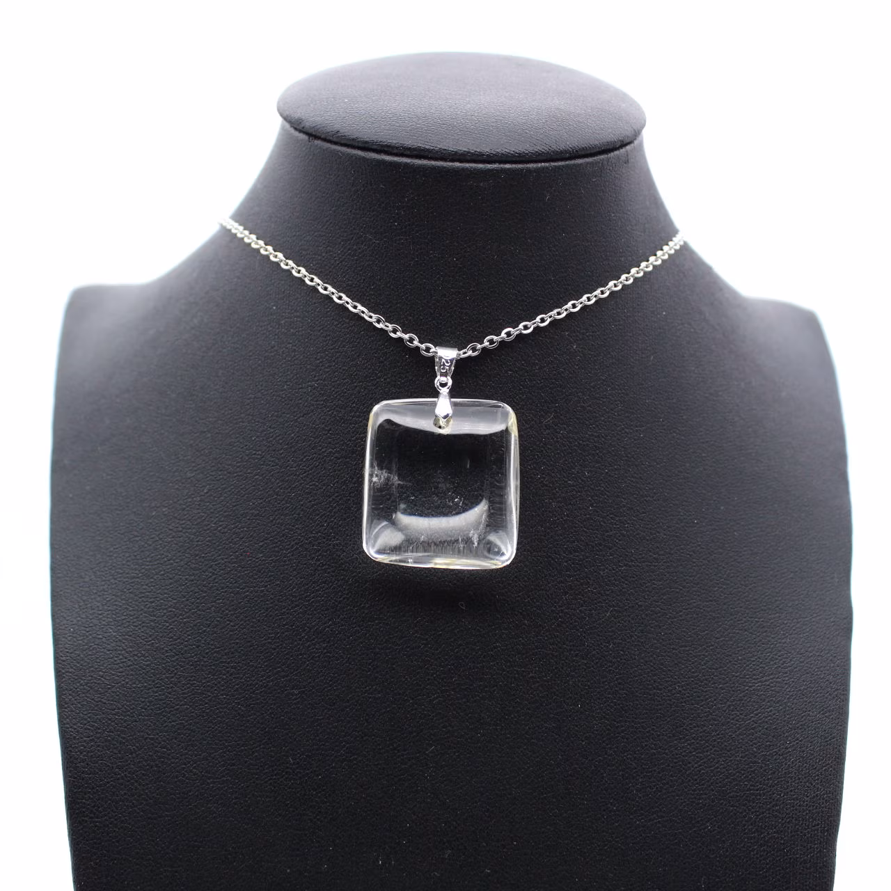 Quartz pendant