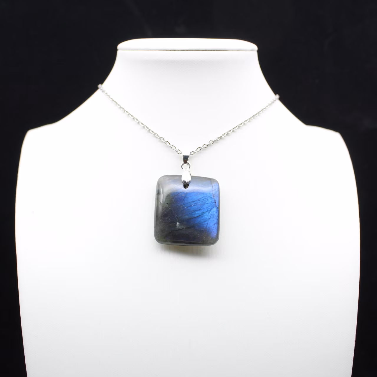 Square pendant in labradorite from Madagascar
