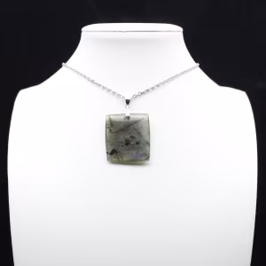 Square pendant in labradorite from Madagascar