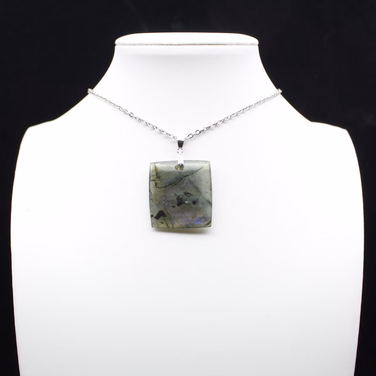 Square pendant in labradorite from Madagascar