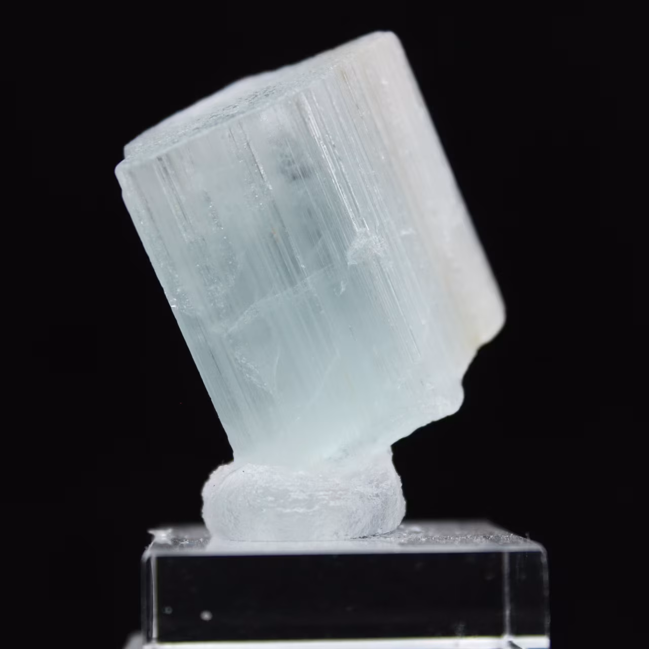 Aquamarine crystal