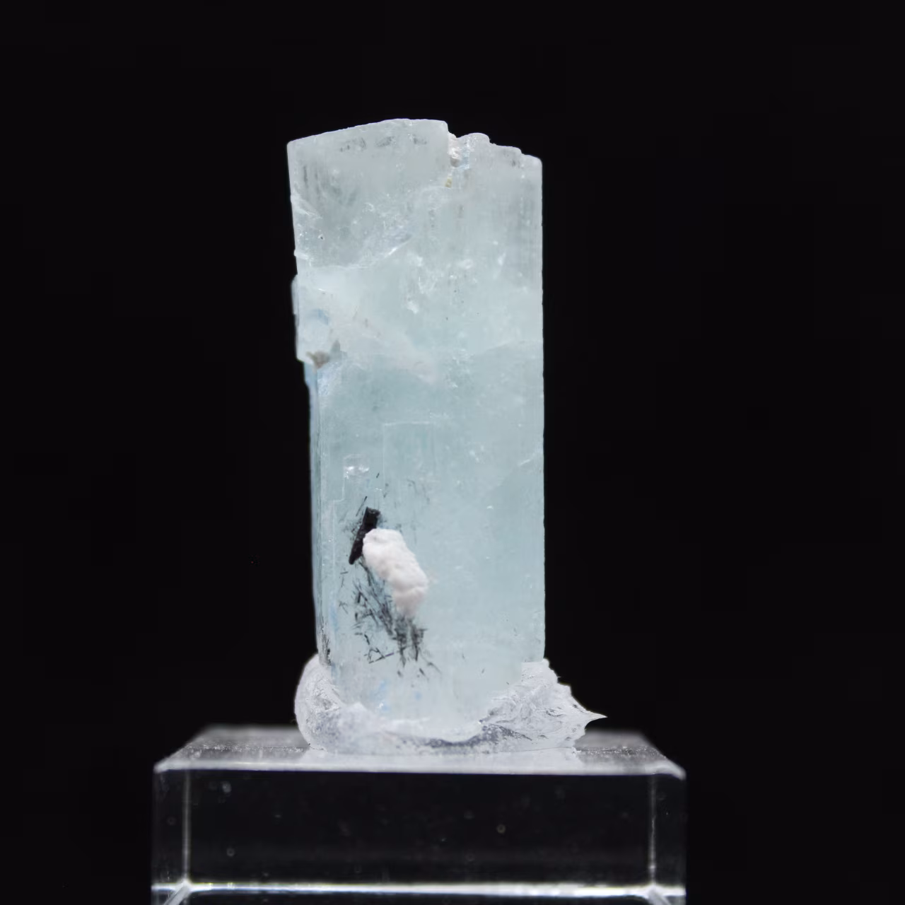 Aquamarine crystal