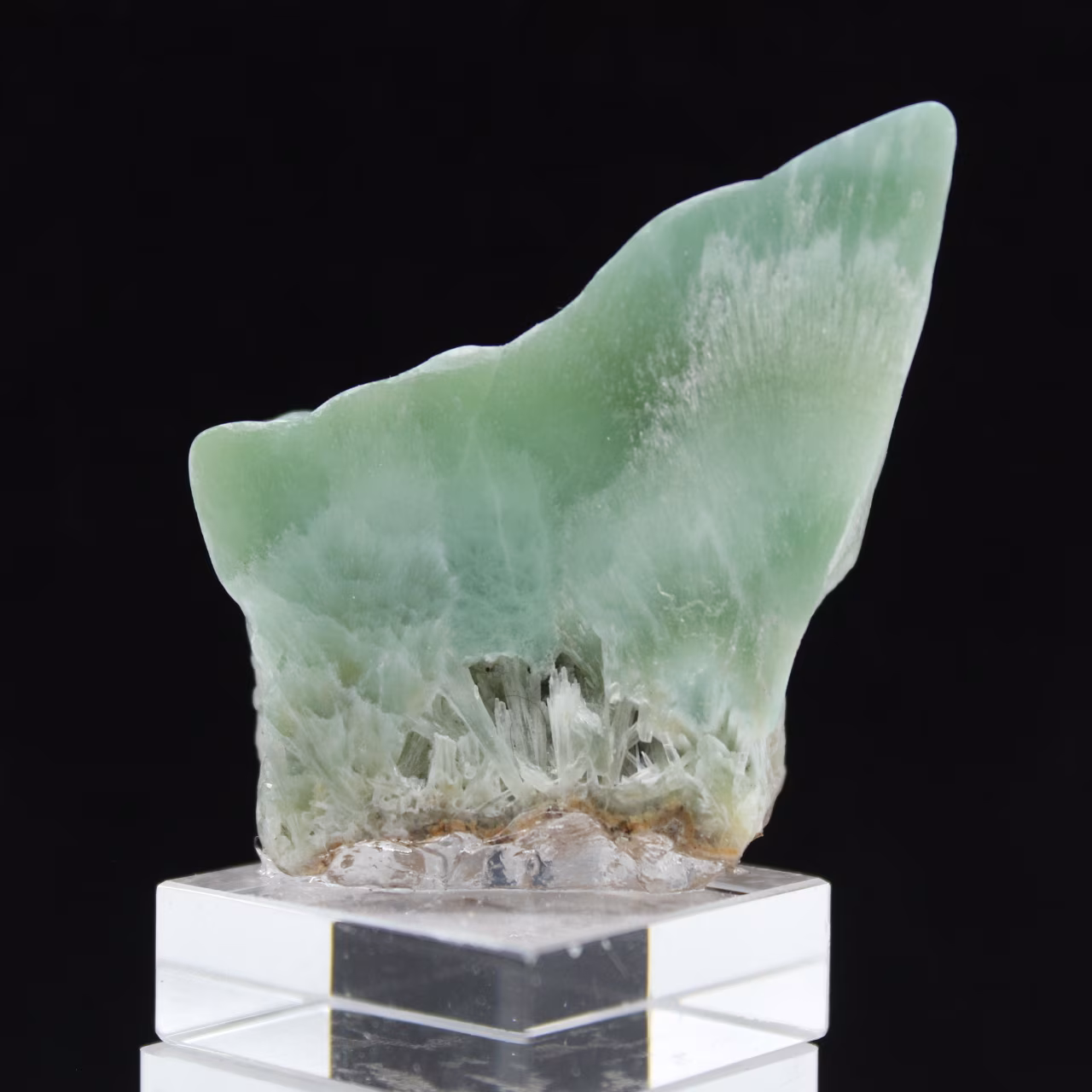 Green Aragonite slice for mineral collection