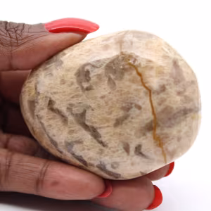 Malagasy feldspar – Natural pebble of 135 grams