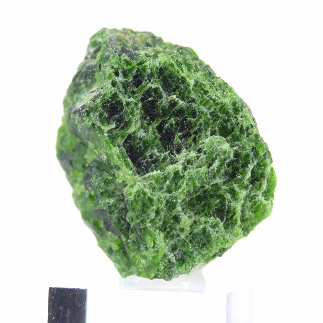 Raw chromediopside on support, green silicate from Finland, 60 g