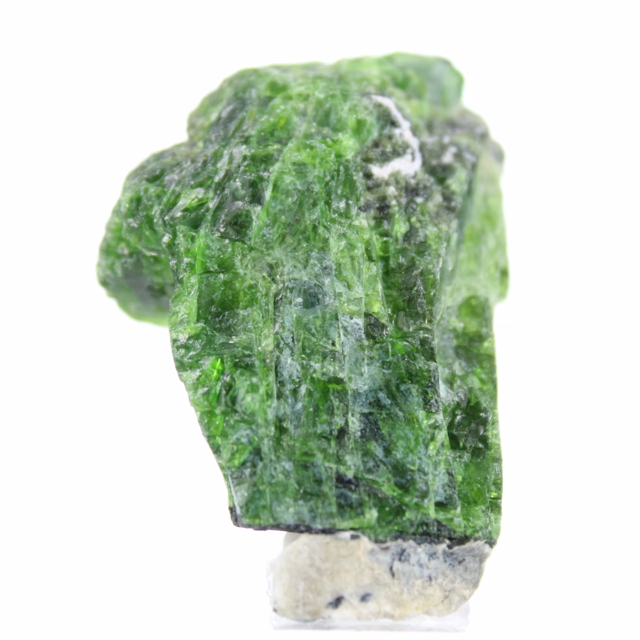 Raw Finnish chromediopside, natural mineral on a base, 55 g
